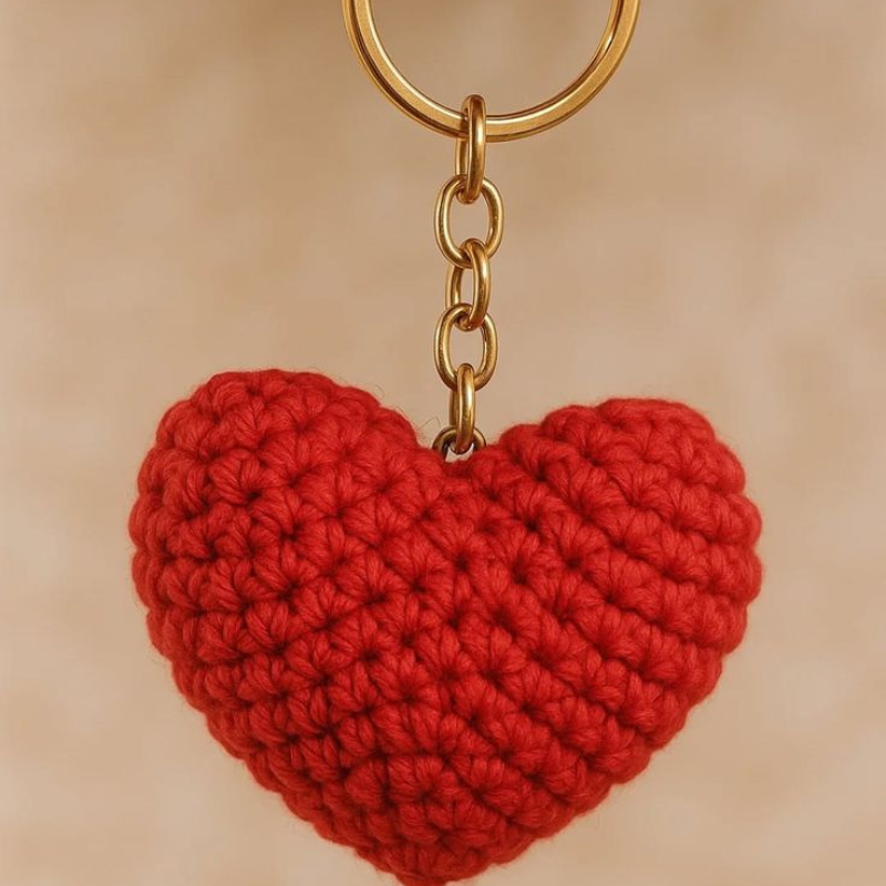 Crochet Heart Keychain Pattern /keychain valentine's day (pdf pattern)